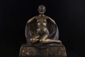 Scultura di Claire Colinet (Bruxelles 1885 - 1972), “Danzatrice orientale”